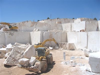 Çin'e İhracattan Gelen 3 Dolardan 1'i Doğal Taştan