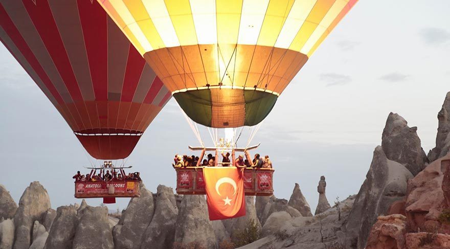 Kapadokya'da balonlar, Cumhuriyet Bayramı için havalandı