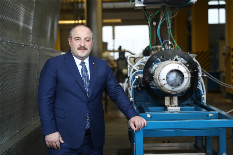 Bakan Varank, Milli Turbojet Motoru'nu test etti