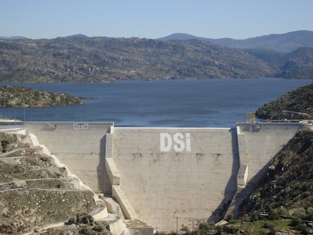 Çine Adnan Menderes Barajı'nda Elektrik Üretimi