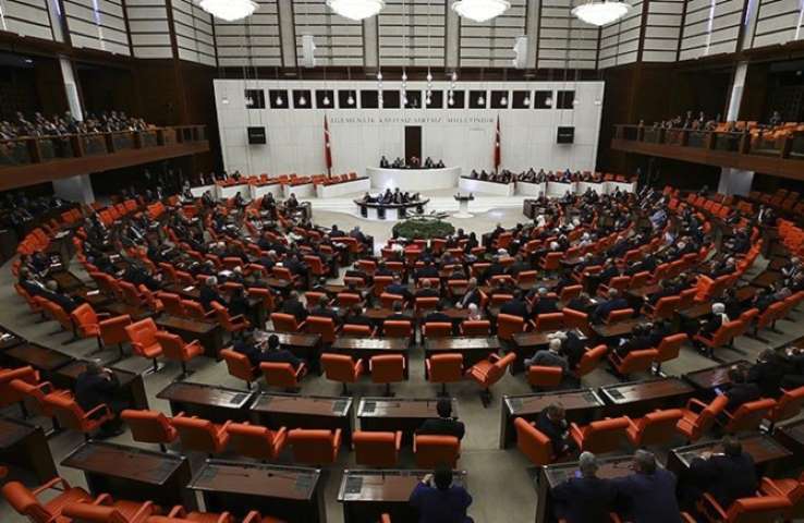 10 Maddelik Uyum Paketi Yasalaştı