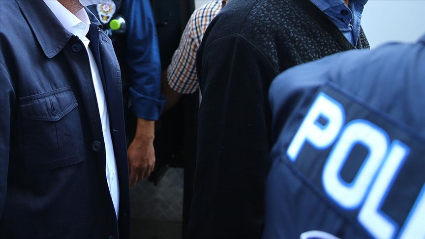 Emekli amiraller için gözaltı kararı