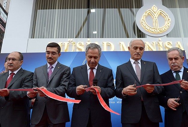 Arınç MÜSİAD Manisa Şubesi'nin Açılışına Katıldı
