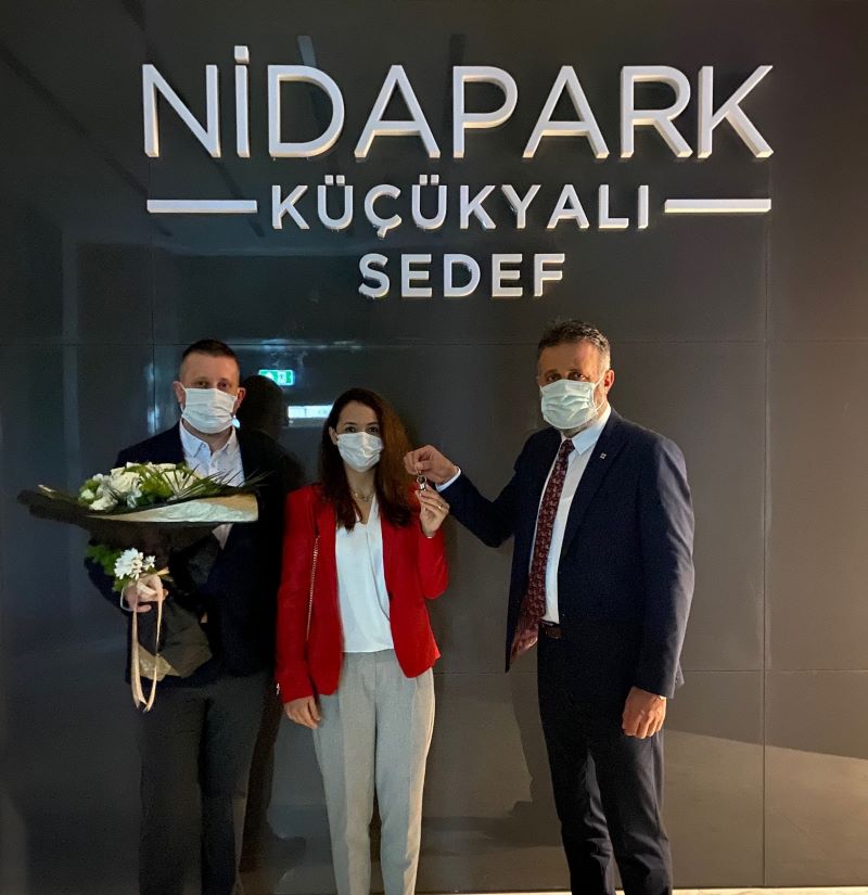 Tahincioğlu, Nidapark Küçükyalı Sedef’in teslimlerine başladı