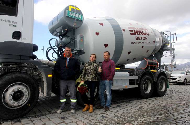 Sevgililer Günü’ne Beton Mikserli Kutlama