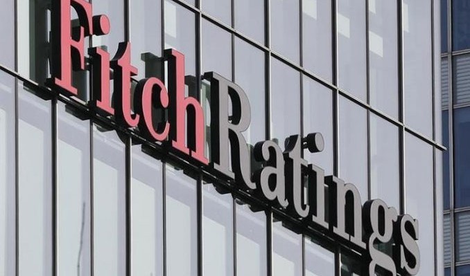 Fitch  Halkbank'ın Notunu, Üç Bankanında Görünümünü İndirdi