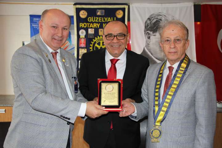 İZSİAD Başkanı Küçükkurt’a “Meslekte Başarı” Ödülü