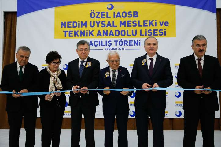 Bilim Sanayi ve Teknoloji Bakanı Özlü İzmir'de