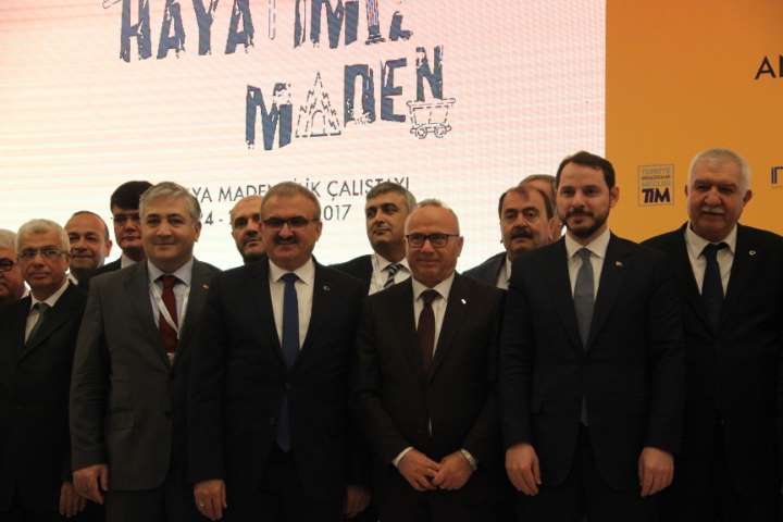 "Madencilik Sektörü 20-25 Milyar Dolar İhracat Hedeflemeli"