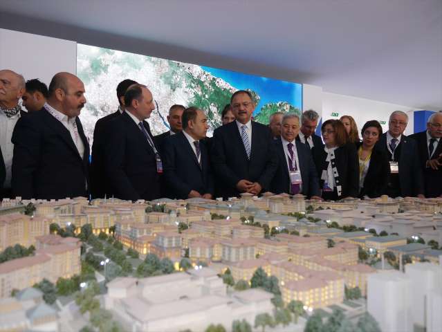 Çevre ve Şehircilik Bakanı Özhaseki Fransa'da