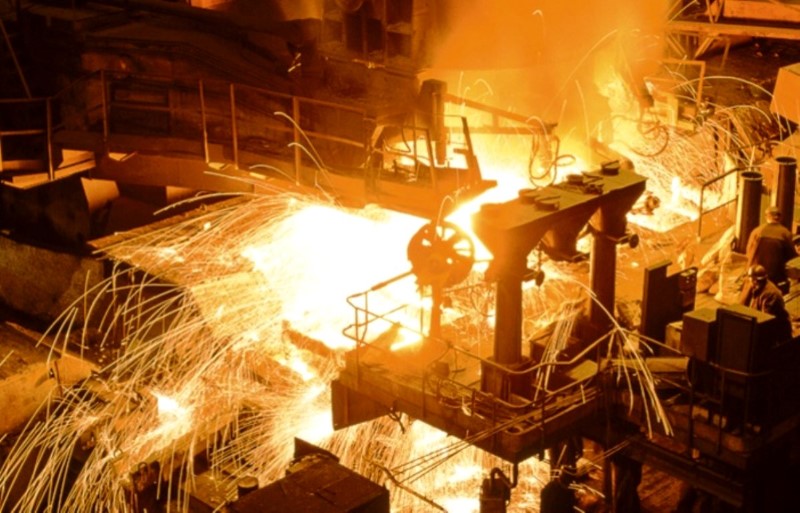 Xi Çin çelik fabrikalarını ziyaret etti