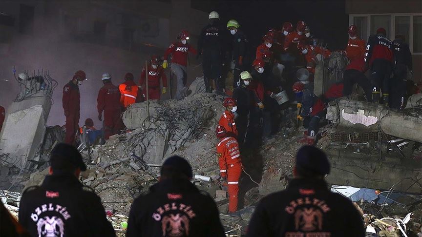 İzmir'deki depremde can kaybı 100'e yükseldi