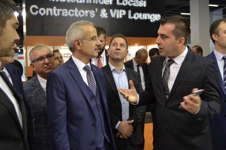 CASE, ‘Road2Tunnel Fuarı’nda İş Makinelerini Sergiledi