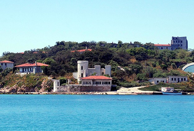 Yassıada'nın Adı "Demokrasi Ve Özgürlük Adası" Oldu