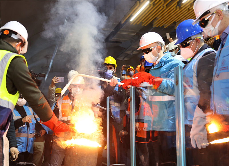 Sabiha Gökçen Havalimanı metroyla Kadıköy'e kesintisiz bağlanıyor