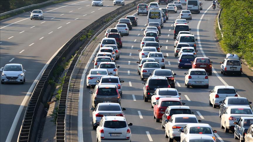 Türkiye'de Yaklaşık 7 Kişiye Bir Otomobil Düşüyor