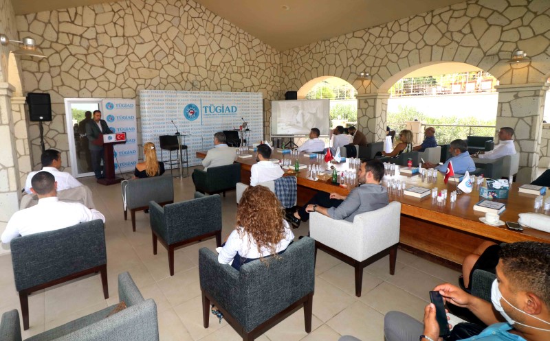 Ekonomistler Ve Gazeteciler Türkiye Ve Dünyayı Konuştu 