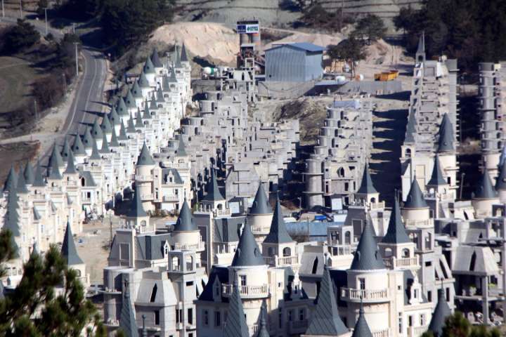 Mudurnu'daki Şato Tipi Konutların İnşaat ve Satışına Devam İzni