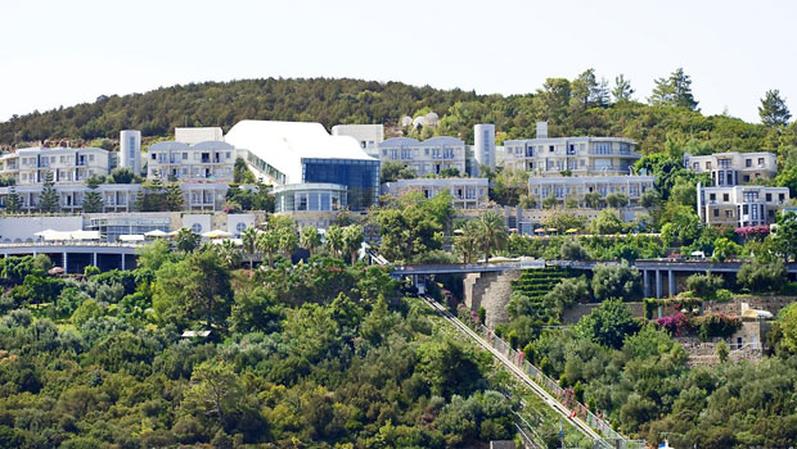 Ünlü Otel İcradan Satıldı