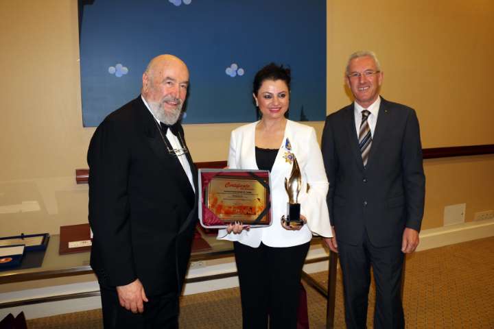 Kütahya Porselen'e ''İş Dünyasının Oscar'ı'' Sokrates Ödülü