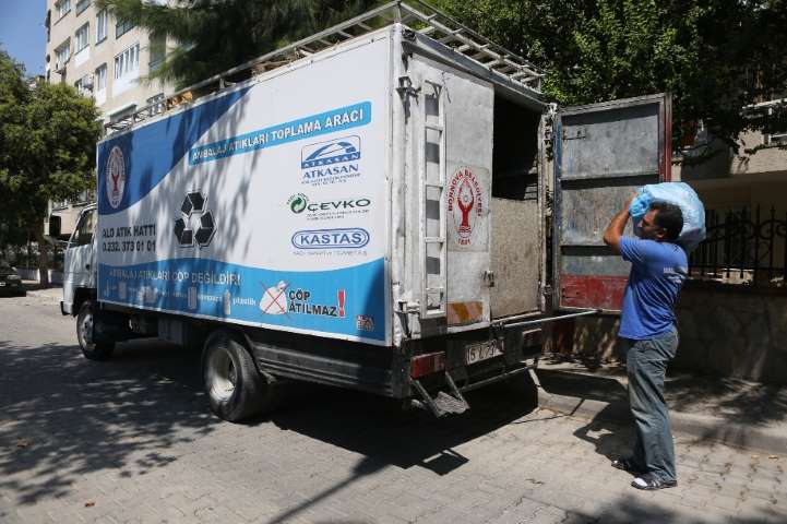 Bornova Belediyesi, geri dönüşüm seferberliği başlattı