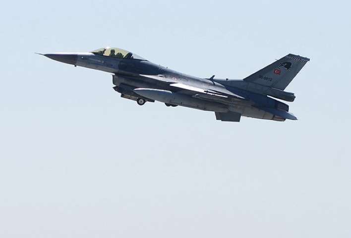 Türk F-16'ları Rus Uçağını İzledi