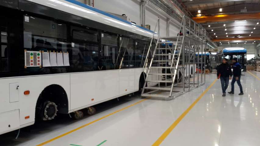 İzmir’in Elektrikli Filosu Yola Çıkıyor