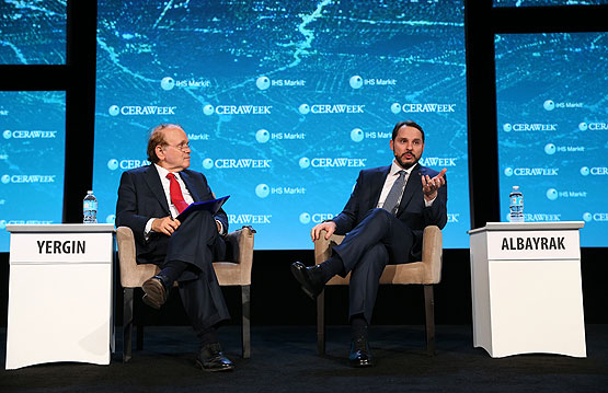 Karadeniz ve Akdeniz'de Doğalgaz Aranacak