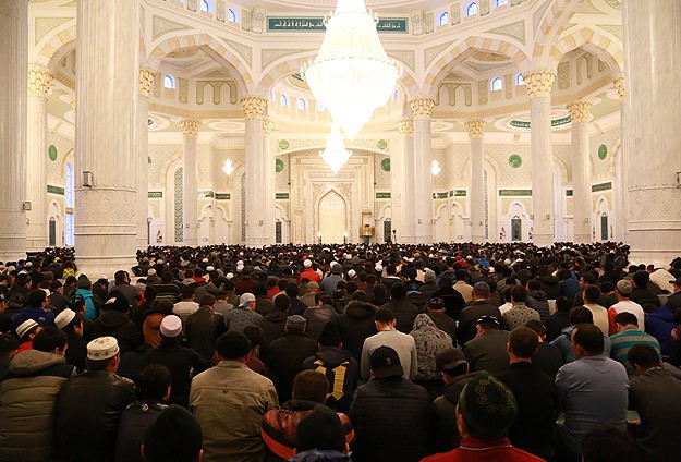 İslam Dünyası Bayram Namazında Buluştu