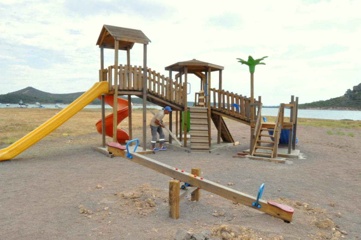 Ayvalık Belediyesi' nden Çamlık  Sahilin'e Yenilik  