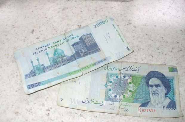 İran Banknotlardan 4 Sıfır Atmaya Hazırlanıyor
