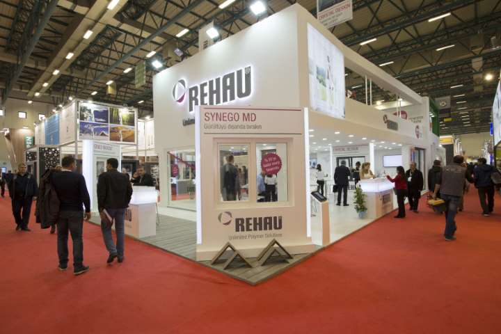 REHAU’dan, Kaldırmalı Sürme Kapı Sistemleri