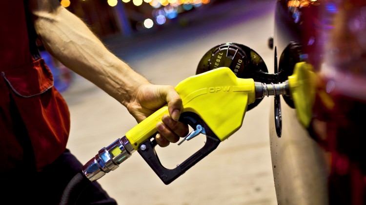 Benzine İndirim Yolda