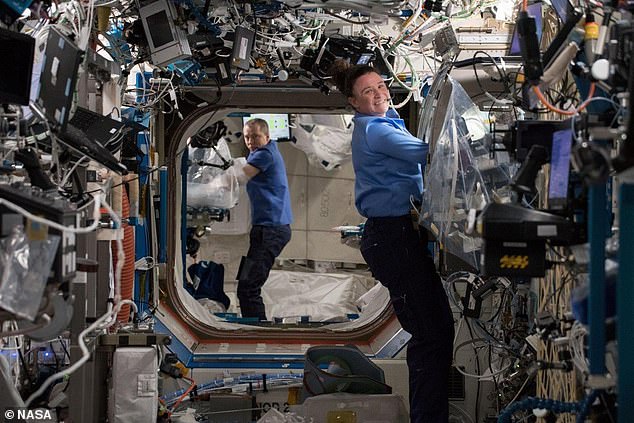 Astronotlar Uzayda İlk Kez Çimento Ürettiler