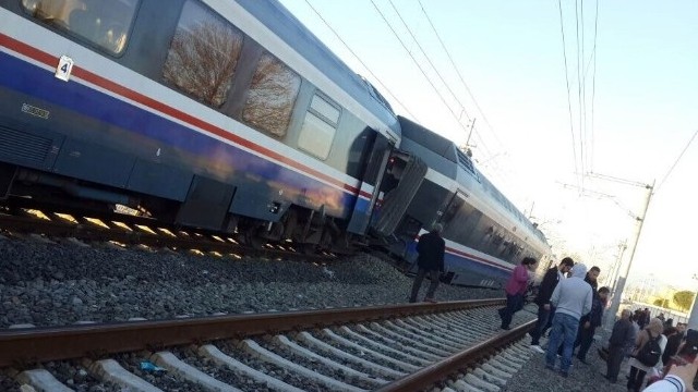 İzmir'de Tren Kazası