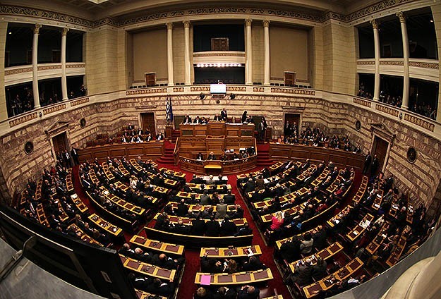 'Üçüncü Kurtarma Paketi' Parlamentodan Geçti