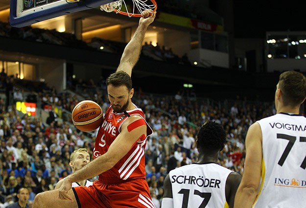 12 Dev Adam' Almanya'yı Devirdi