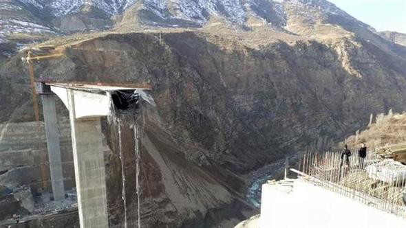 Türkiye'nin en büyüğü olacaktı... Bir anda çöktü