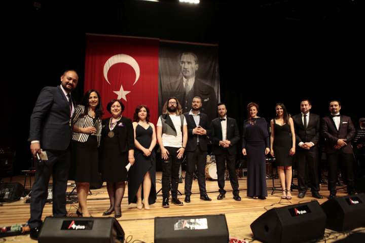 Sevilen Sesler, Hasta Çocuklar İçin Söyledi