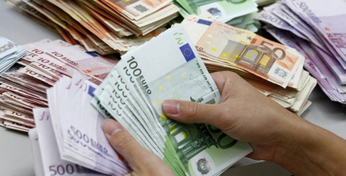 Euro Rekorda, Dolar Yine Ateşlendi