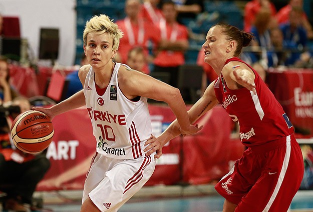 "Potanın Perileri" çeyrek finalde