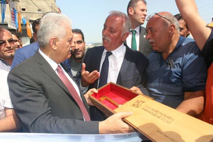 Başbakana Bir Anahtar Verdi Bin Anahtar İstedi