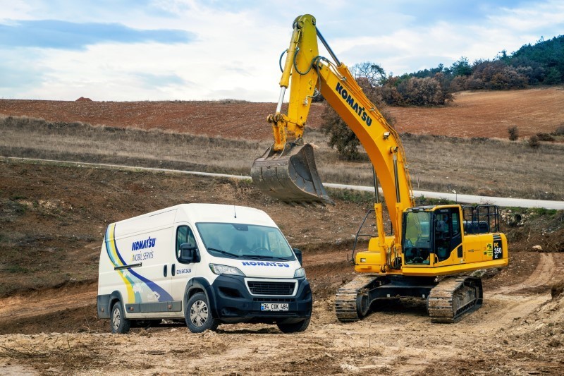 Komatsu Mobil Servis Hizmetiyle Sahada 