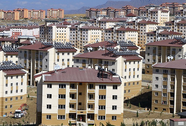 TOKİ'den Düşük Gelirlilere 10 Bin Lira Peşinatla Konut