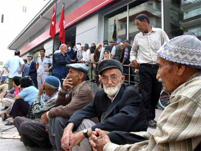 'Emeklilere Verilen 6 Aylık Zam 3 Ay İçinde Eridi'