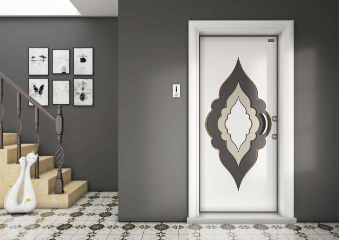  Sur Çelik Kapı, Gelenekselliğin Büyülü Dokusunu Evlere Taşıyor