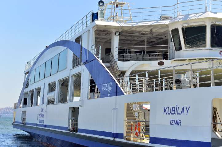 İzmir'in Üçüncü Arabalı Vapuru Kente Geldi