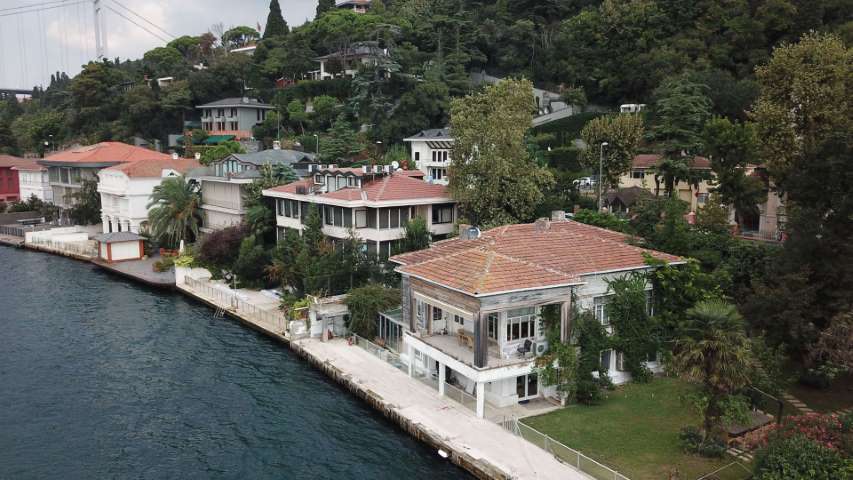 İstanbul Boğazı'ndaki 60 yalı satılmayı bekliyor