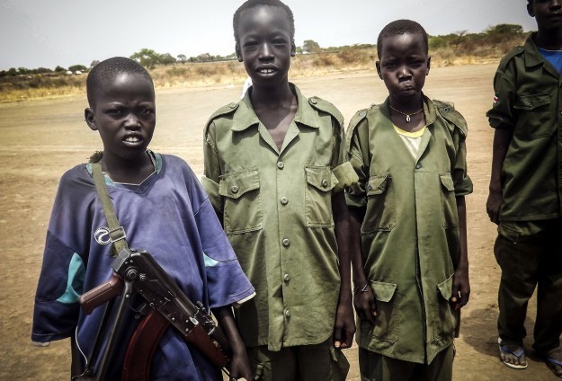 Orta Afrika Cumhuriyeti'nde 10 Bin "Çocuk Asker" Var
