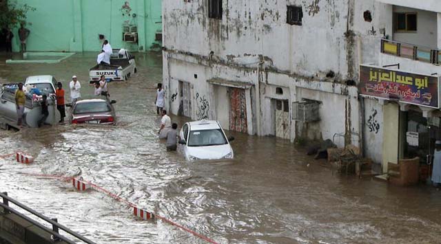  Suudi Arabistan'da Sel: 14 Ölü